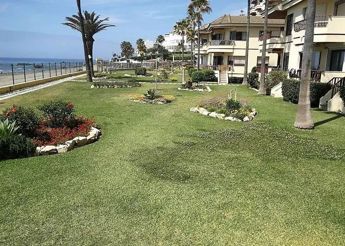 Apartamento En Urb Primera Linea De Playa